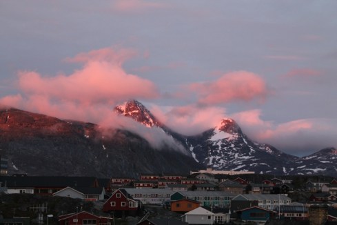 Hjortetakken (Antler point) in the red light of 11.45 pm